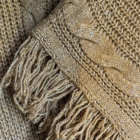 SHEIN Rust Cable Knit‎ Poncho with Fringe - Picture 4 of 8